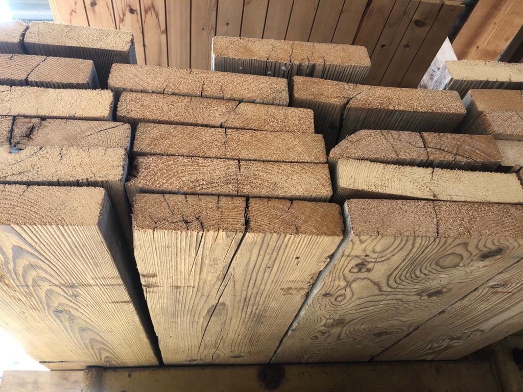 Tavole legno massello grezzo abete per carpenteria - A Proposito